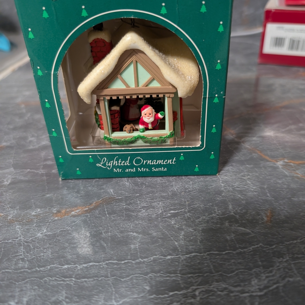 Hallmark Holiday Magic Lighted Christmas Ornament Mr. and Mrs. Santa 1985